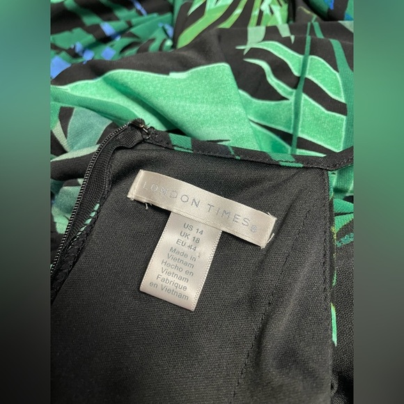 London Times Cropped Green Palm Tropical Halter Wide Leg Jumpsuit, Size 14 - Picture 8 of 9